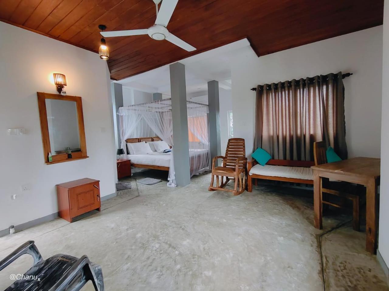 Peaceful Green Villa أونا واتونا الغرفة الصورة